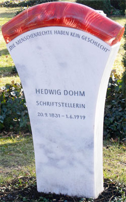  Alter St.-Matthäus-Kirchhof Berlin-Schöneberg, Grabstätte Hedwig Dohm Wikimedia Commons, Photo: Andreas Praefcke