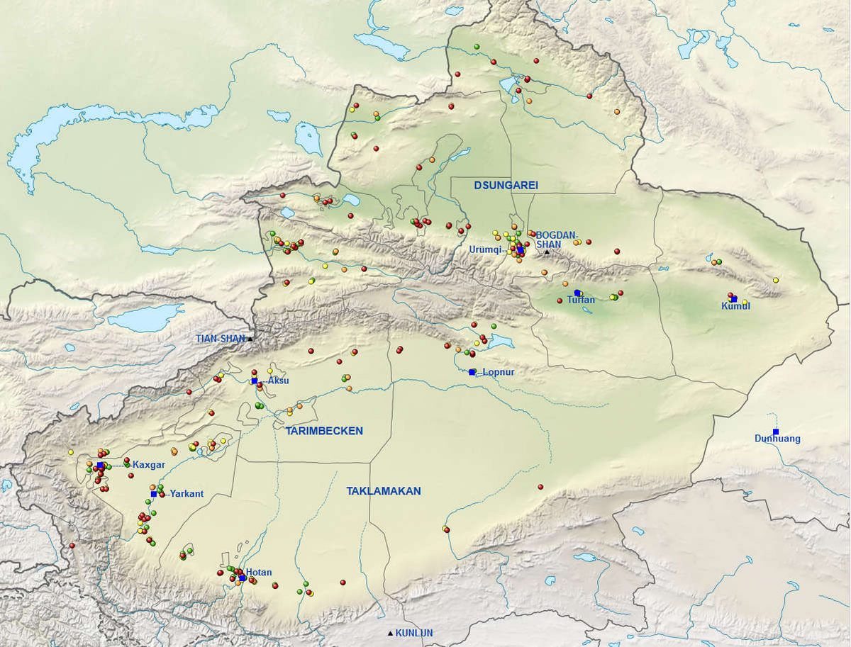 Karte Xinjiangs mit den mutmaßlich 183 Lagern. Die Farben geben Auskunft über die jeweilige Art und Sicherheitsstufe der Lager. Quelle