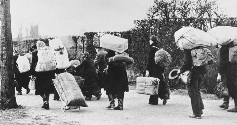 Vertreibung von Deutschen aus den Ostgebieten 1945. Foto: Bundesarchiv, Bild 146-1985-021-09, Wikimedia Commons, CC BY-SA 3.0.de