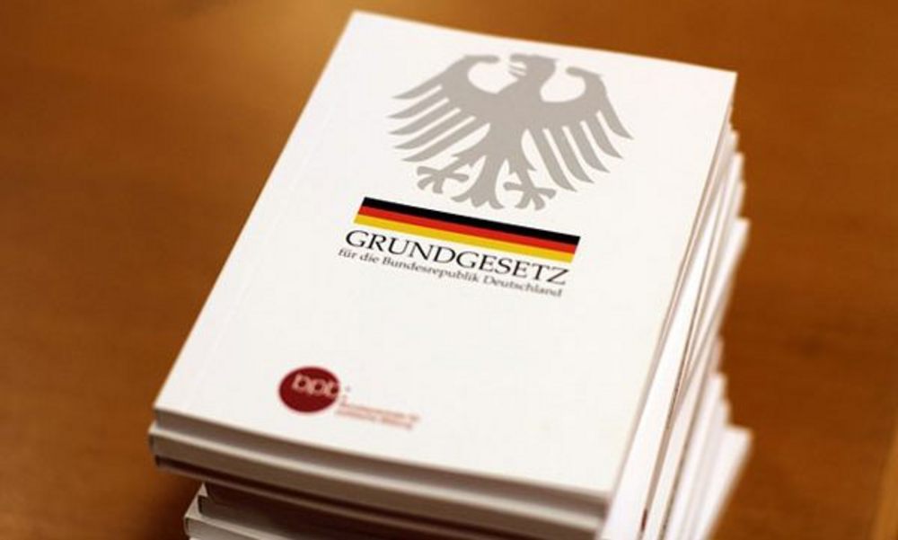 Grundgesetz. Foto: Pixabay. Gemeinfrei.