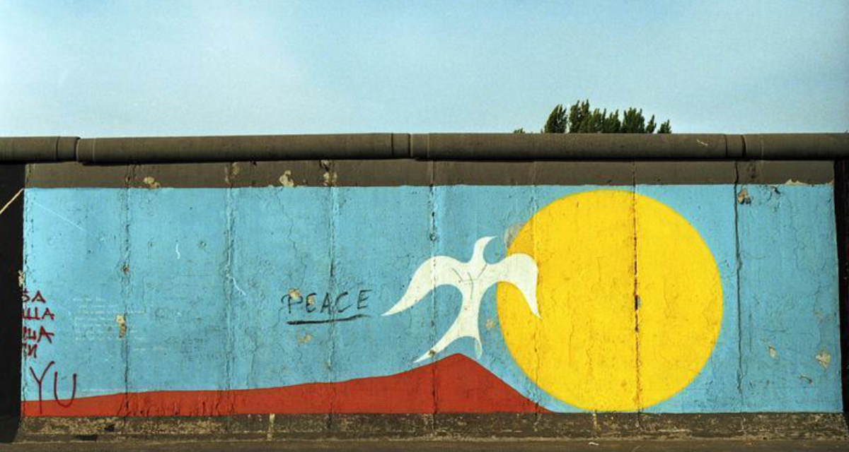 Reste der bunt bemalten Mauer am Denkmal East Side Gallery in Berlin. Foto: Bundesarchiv, B 145 Bild-F088808-0020; Joachim F. Thurn