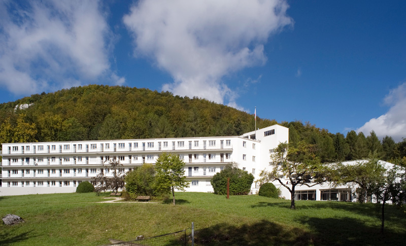 Tagungszentrum "Haus auf der Alb" in Bad Urach - Gästeflügel und Seminarbereich. Foto: Gerd Jütten 