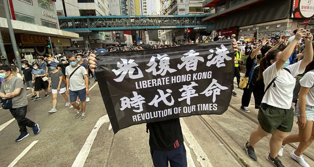 Am 1. Juli 2020, dem Tag des Inkrafttretens des Nationalen Sicherheitsgesetzes, gehen in Hongkong erneut zehntausende Menschen auf die Straßen.