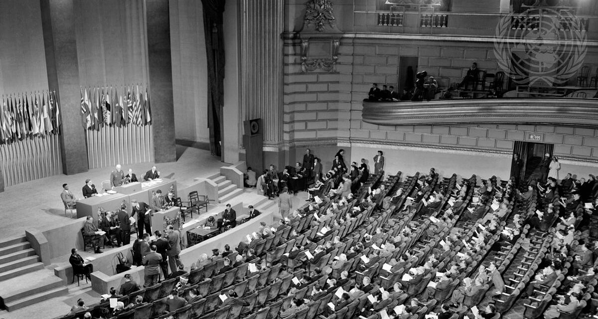 Konferenz in San Francisco, auf der zwischen April und Juni 1945 die Charta der Vereinten Nationen fertiggestellt und verabschiedet wurde. Foto: UN Photo