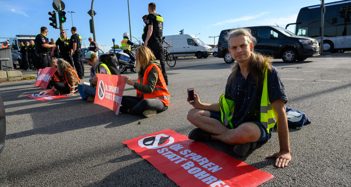 Blockade der „Letzten Generation“ auf der A100 in Berlin im Juni 2022. Foto: wikimedia | Stefan Müller | CC BY 2.0 