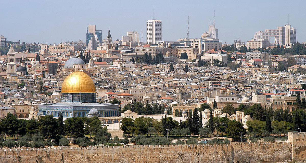 Blick auf die Altstadt Jerusalems vom Ölberg gesehen. Foto: wikimedia | Wayne McLean | CC BY 2.0