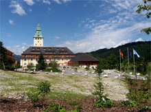 Schloss Elmau. Bild: Horemu. Wikimedia Commons. CC BY-SA 3.0.